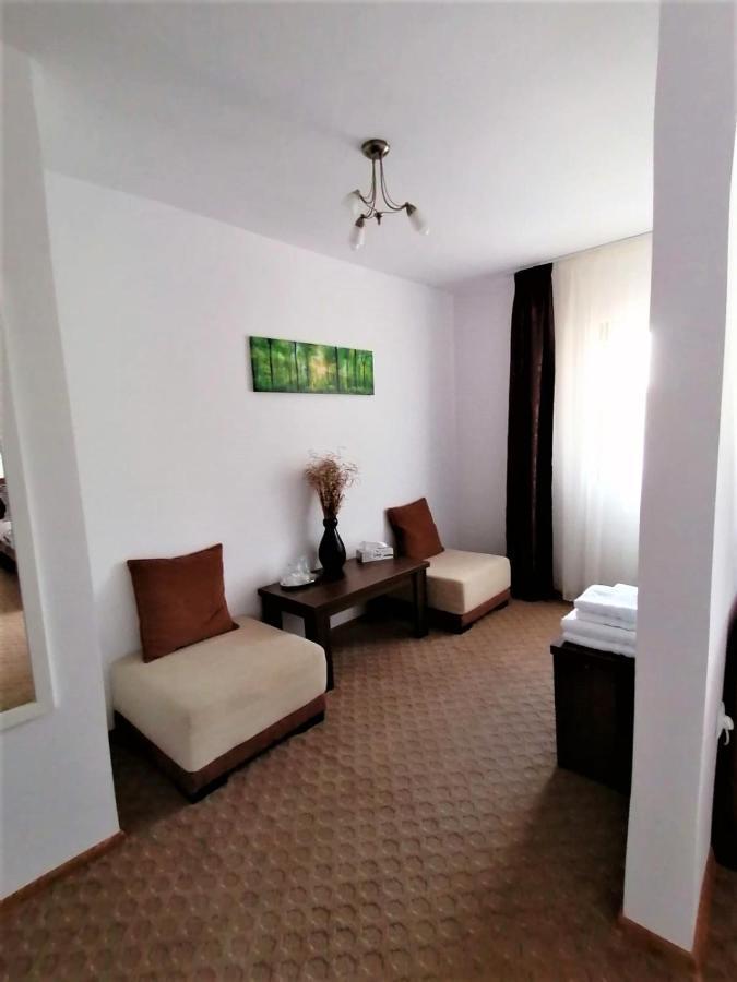 Hotel Casa Carp Calarasi Extérieur photo