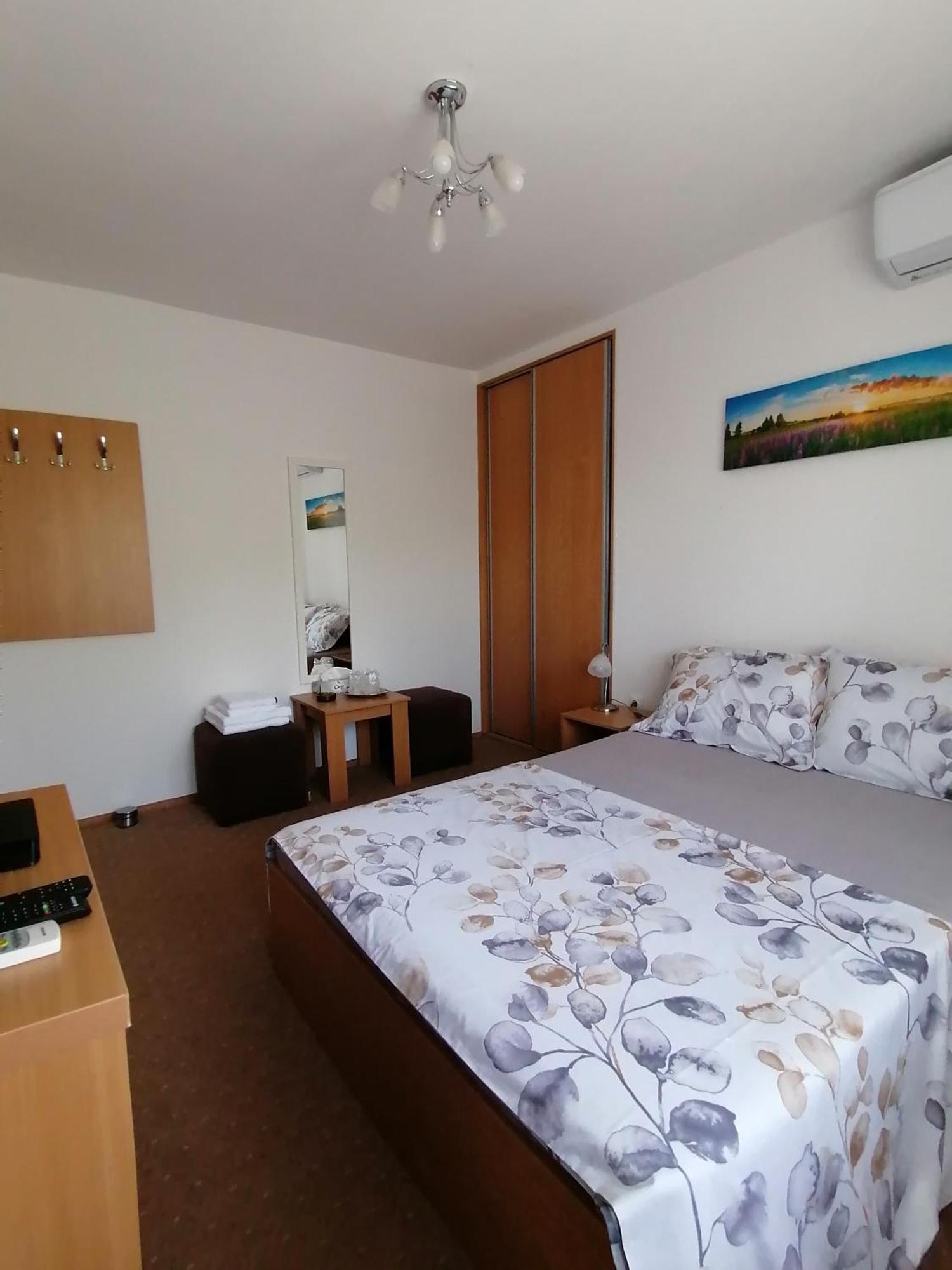 Hotel Casa Carp Calarasi Extérieur photo