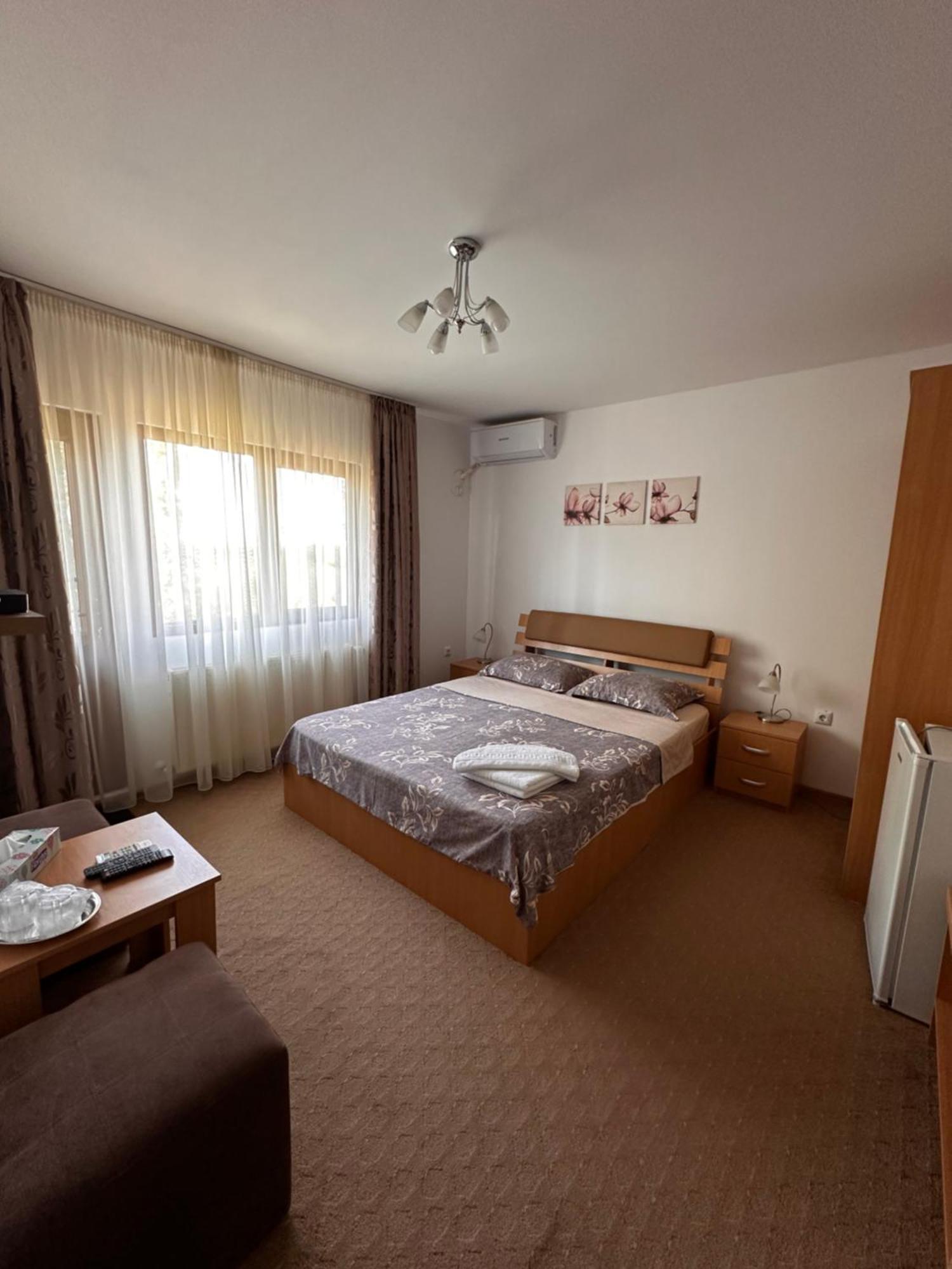 Hotel Casa Carp Calarasi Extérieur photo