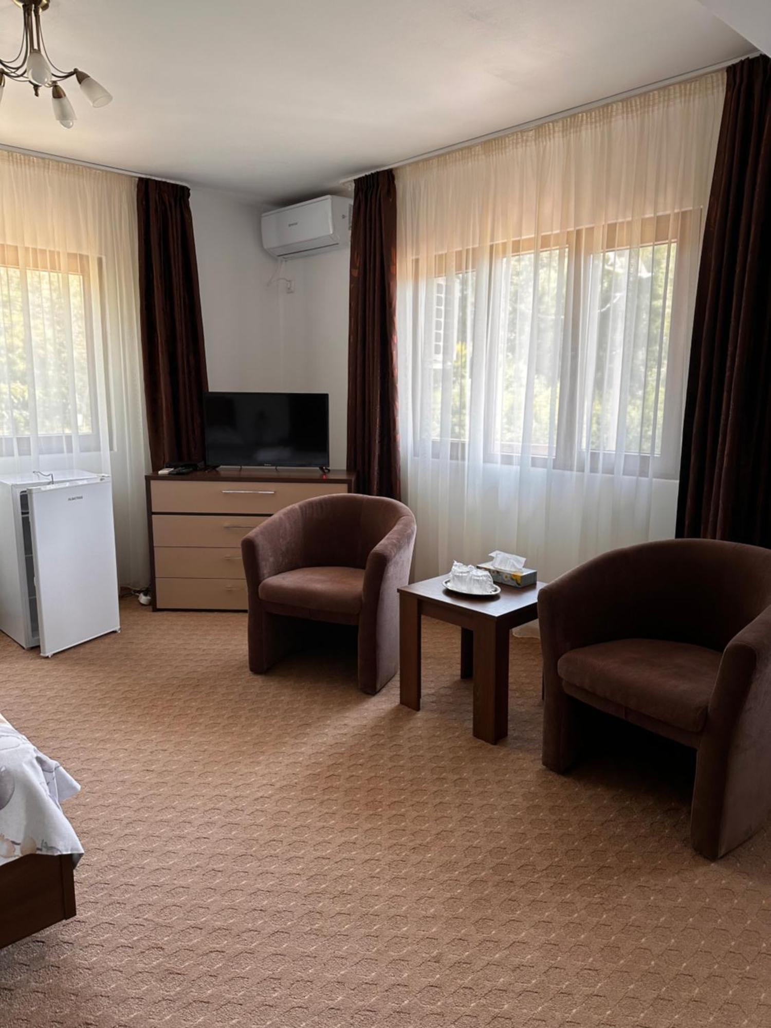 Hotel Casa Carp Calarasi Extérieur photo