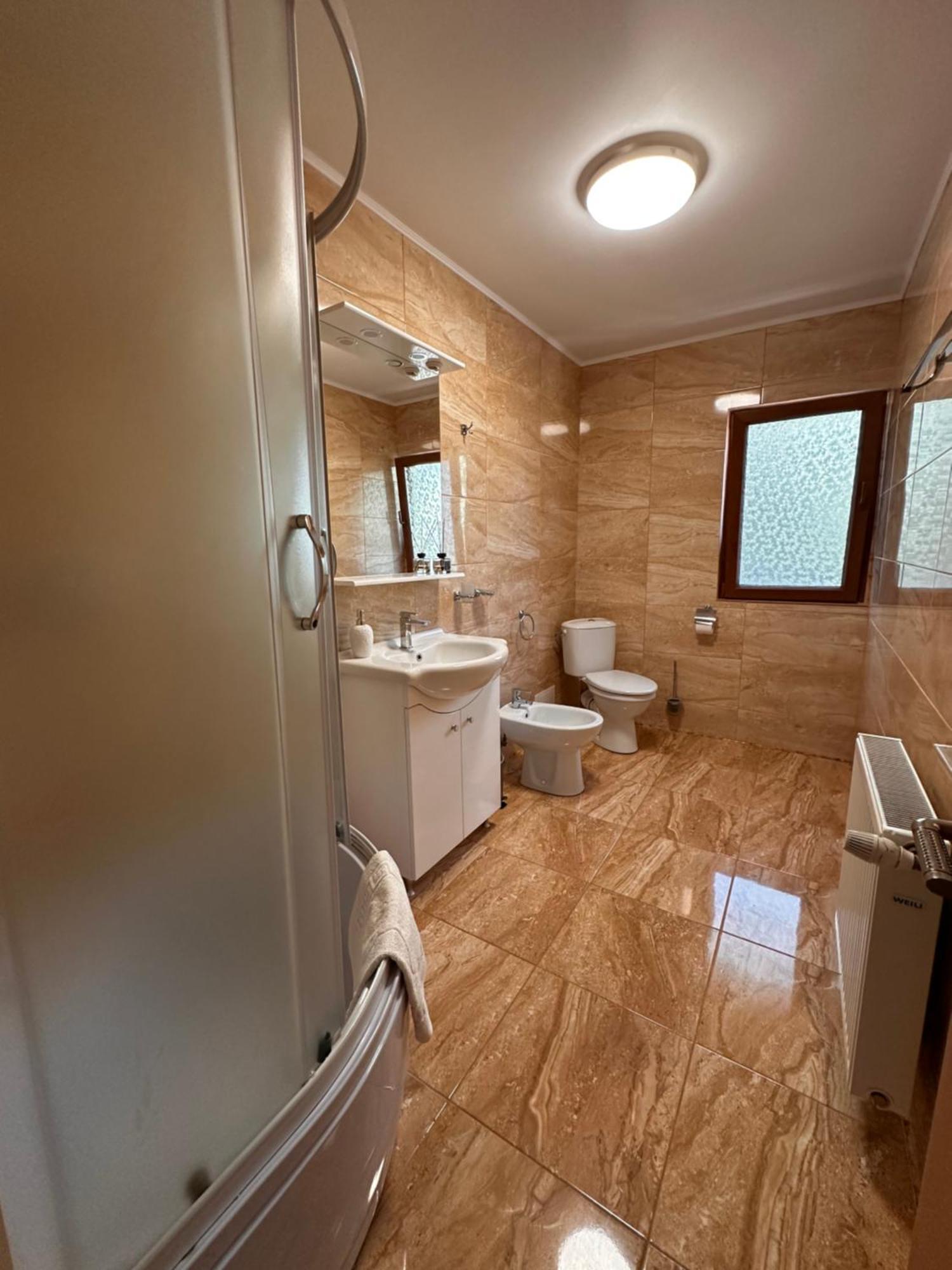 Hotel Casa Carp Calarasi Extérieur photo